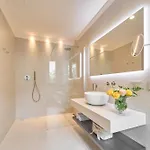 Cuserina Hotel 3*