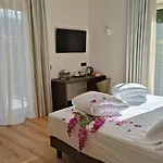 Otel Cuserina 3*
