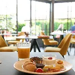 Otel Cuserina 3*